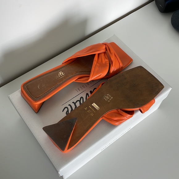 Orange leather sandals | L’intervalle - Picture 2 of 3